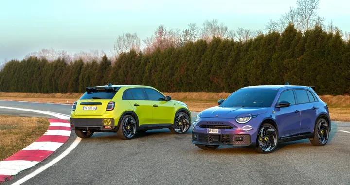 Abarth 600e sbarca nel Regno Unito, riuscirà a far meglio dell'Italia?