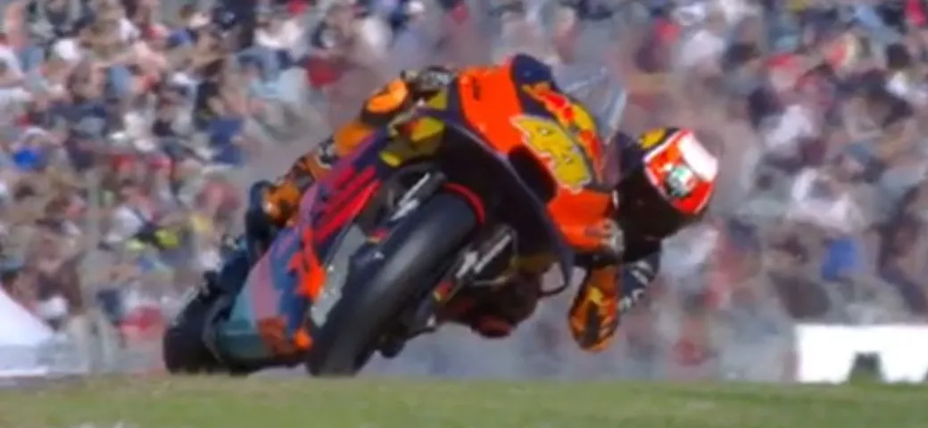 MotoGP, la spettacolare derapata di Pol Espargaro a Valencia [Video]