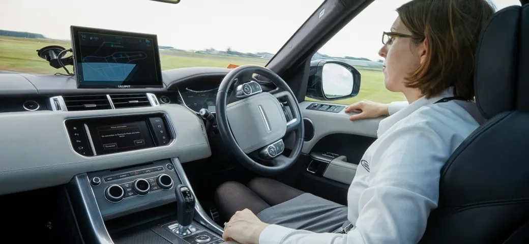 Guida autonoma: di chi è la colpa in un incidente?