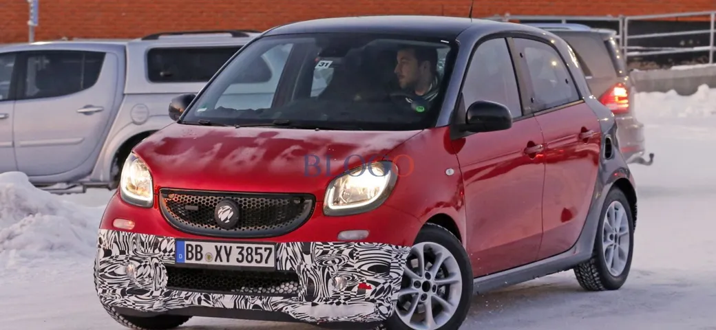 Smart ForFour Brabus: foto spia sulla neve