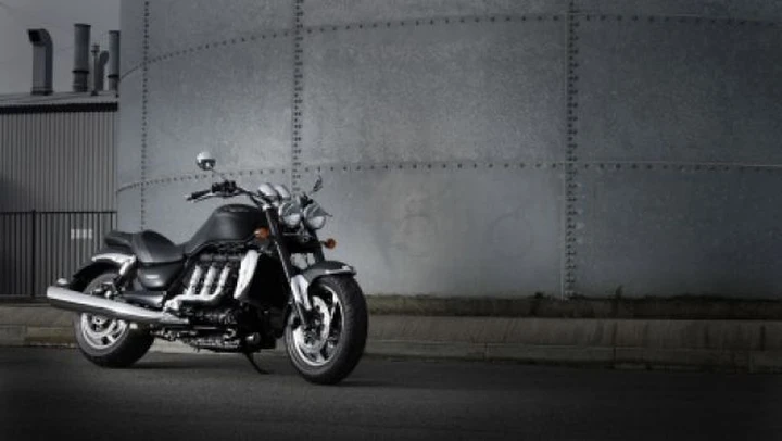Triumph Rocket III Roadster 2010 in arrivo a dicembre a 16.600 euro