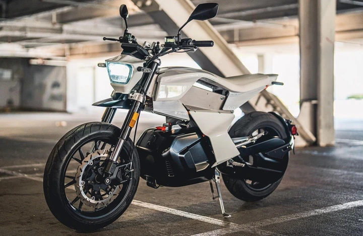 Ryvid Anthem: l'elettrica californiana senza fronzoli