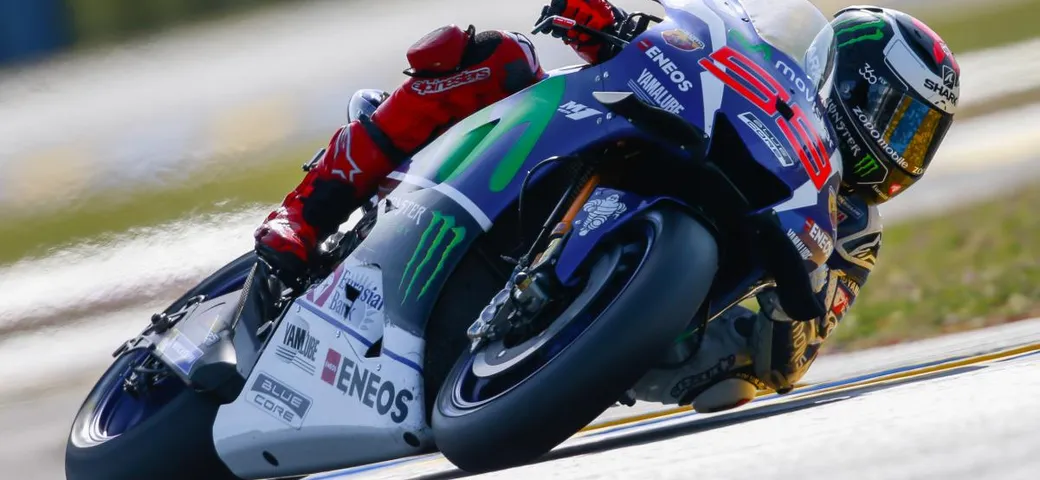MotoGP Le Mans 2016: Jorge Lorenzo conquistador. Rossi 2°. Vinales sul podio