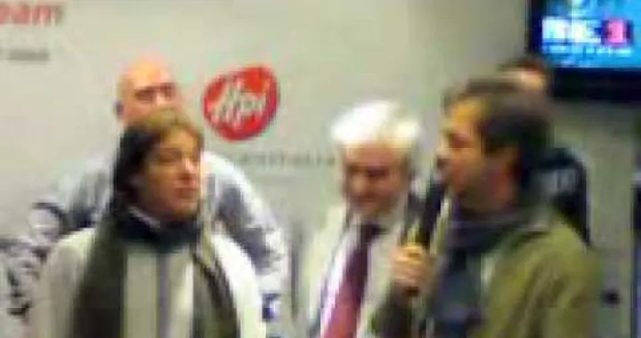 Elio e le Storie Tese presentano il Team ParkinGo Triumph BE1 Racing: il video