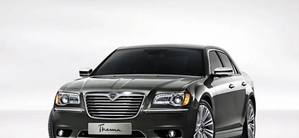 Lancia Thema: le foto degli interni