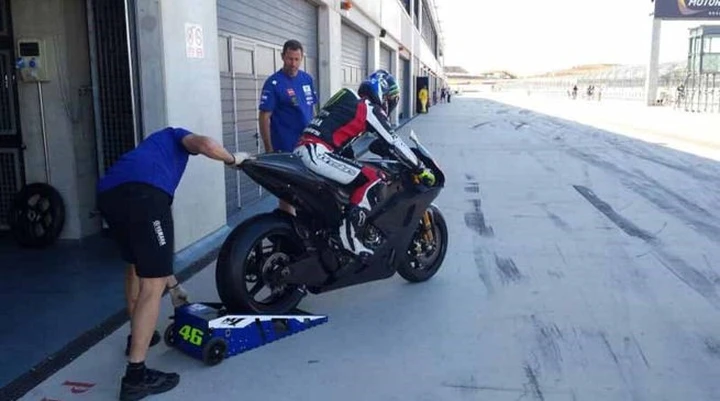 MotoGP: Broc Parkes ad Aragon con la Yamaha per testare le gomme Michelin 2016