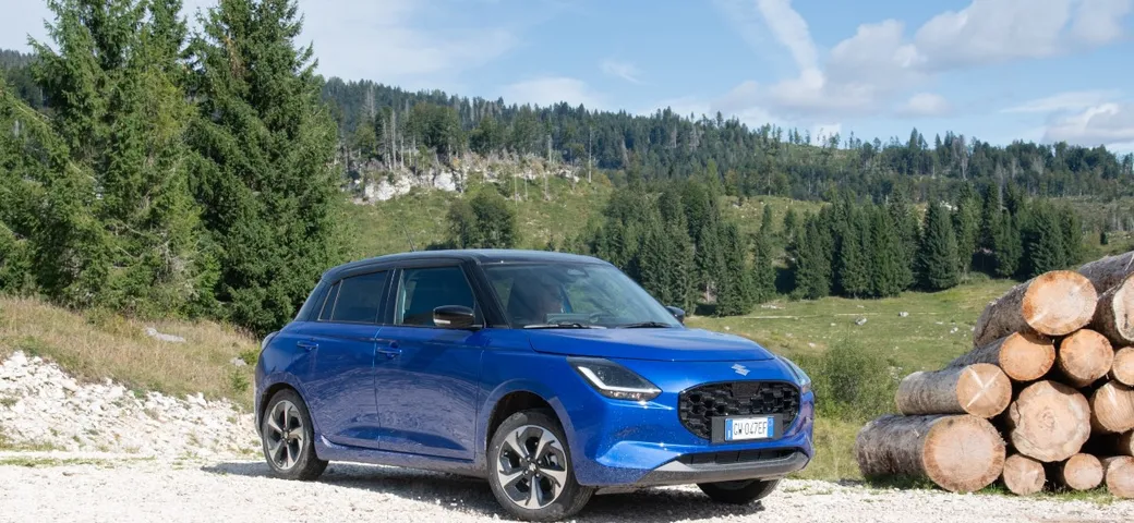 Suzuki Swift Hybrid 4x4 AllGrip: compatta, ecologica e ideale per avventure su ogni terreno