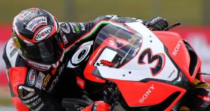 Aprilia: novità di motore per l'RSV4 di Biaggi e Laverty