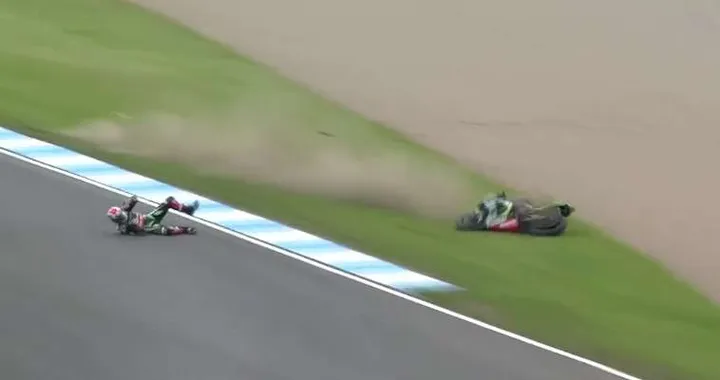 Johnny Rea: un problema alla gomma ne causa la caduta [Video]