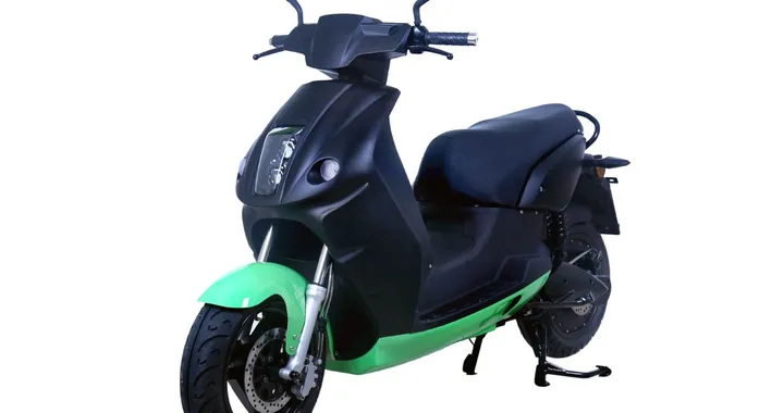 E-Max: i nuovi scooter elettrici 50 e 125