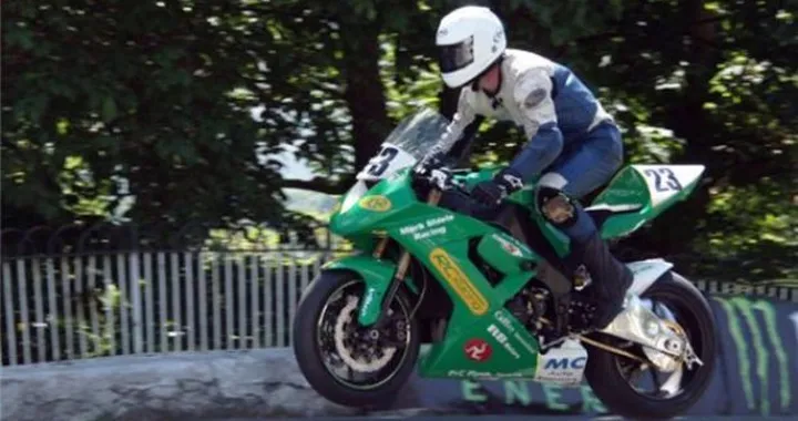 Tourist Trophy: ancora un morto nella gara1 Supersport, vince Anstey davanti ad Amor e Martin