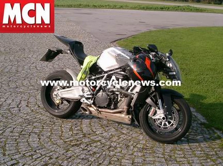 La KTM RC8 è praticamente pronta al debutto