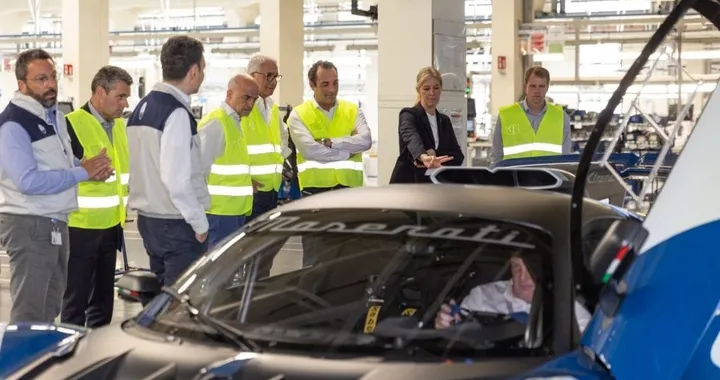 Antonio Filosa in visita alla Maserati: "È il nostro orgoglio"