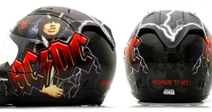 Il casco degli AC/DC