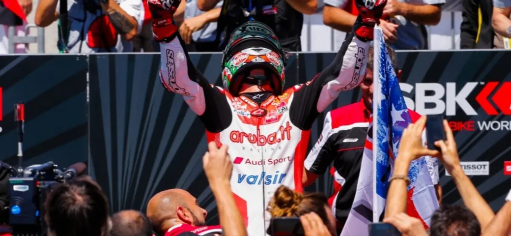 SBK Laguna Seca 2017: la vittoria di Davies e l'omaggio a Hayden