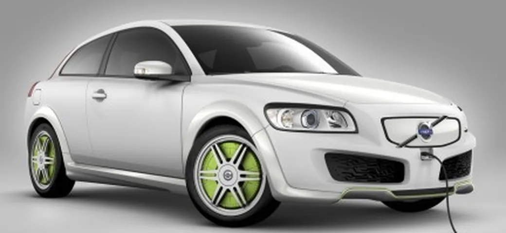 Nel 2025 tutte le auto immatricolate saranno ibride