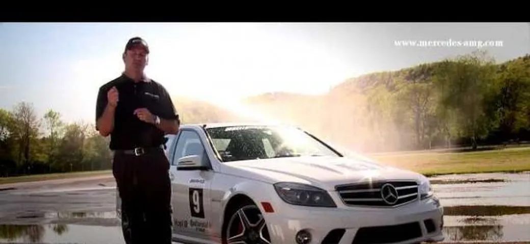 Video: Sovrasterzo e sottosterzo spiegati da Mercedes AMG