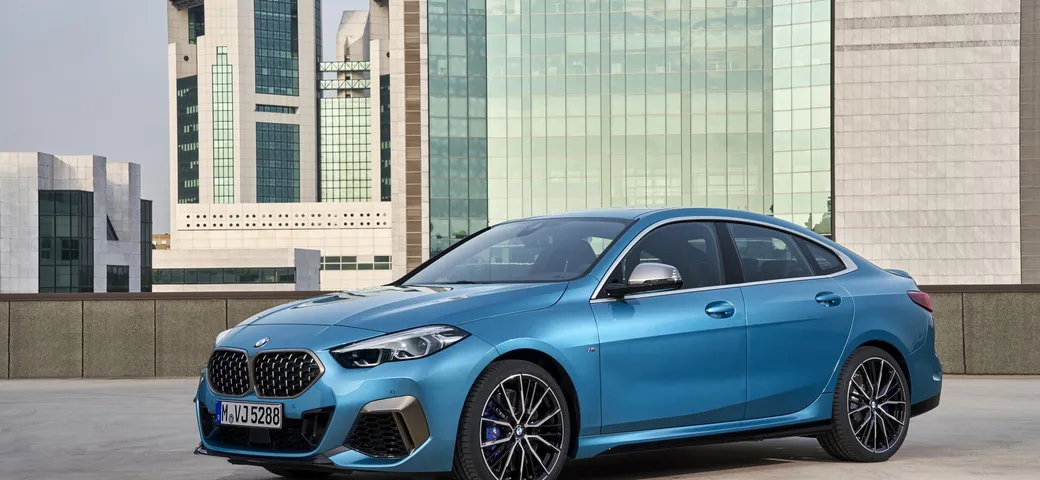 BMW: Intelligent Personal Assistant e Integral Active Steering