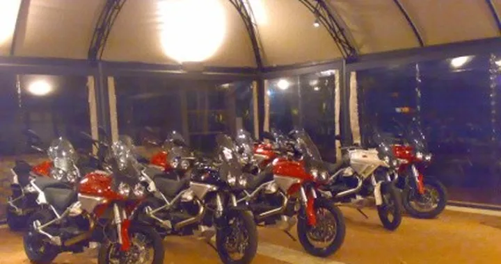 Test Moto Guzzi Stelvio 1200, la risposta italiana