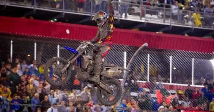 10 ° Round AMA/FIM Supercross Series 2012: Stewart vince nel fango di Daytona