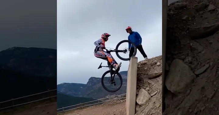 Toni Bou fa trial in sella ad una ebike (Video)