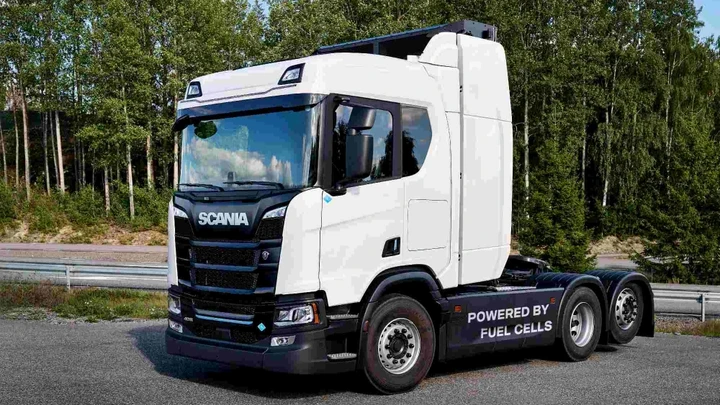 Toyota e Scania preparano 40 camion a idrogeno: su strada dal 2027