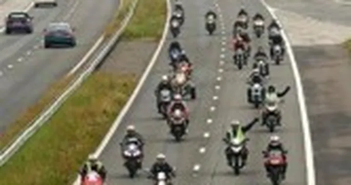 Motociclisti del Regno... Unito contro il caro benzina