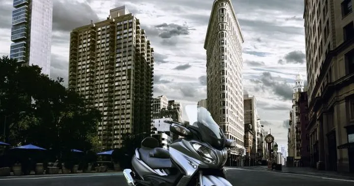 Suzuki Burgman 650: due giorni di prove in anteprima a Roma
