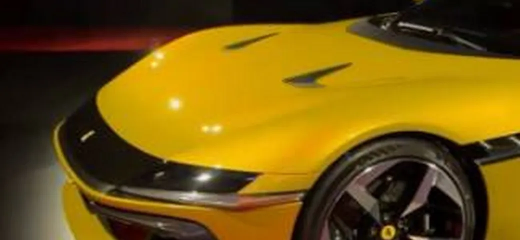 Nuova Ferrari 12Cilindri Spider: l'effetto in tinta gialla | Video