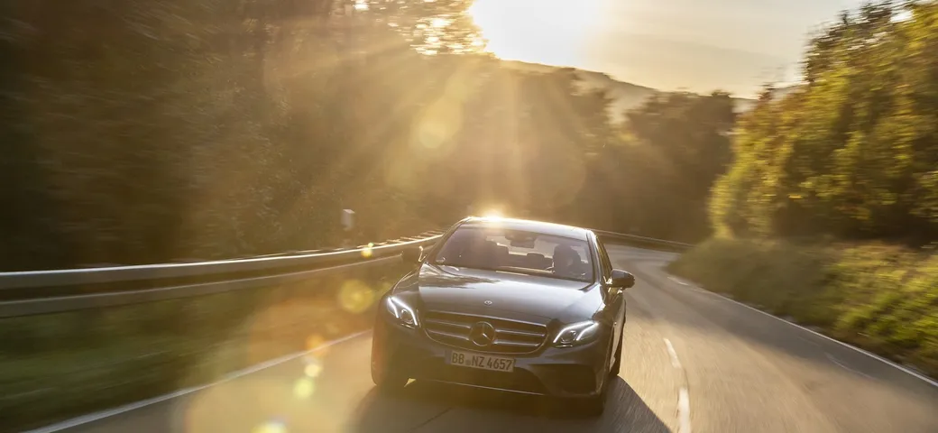 Mercedes Classe E 300 de: primo contatto con l'ibrida diesel