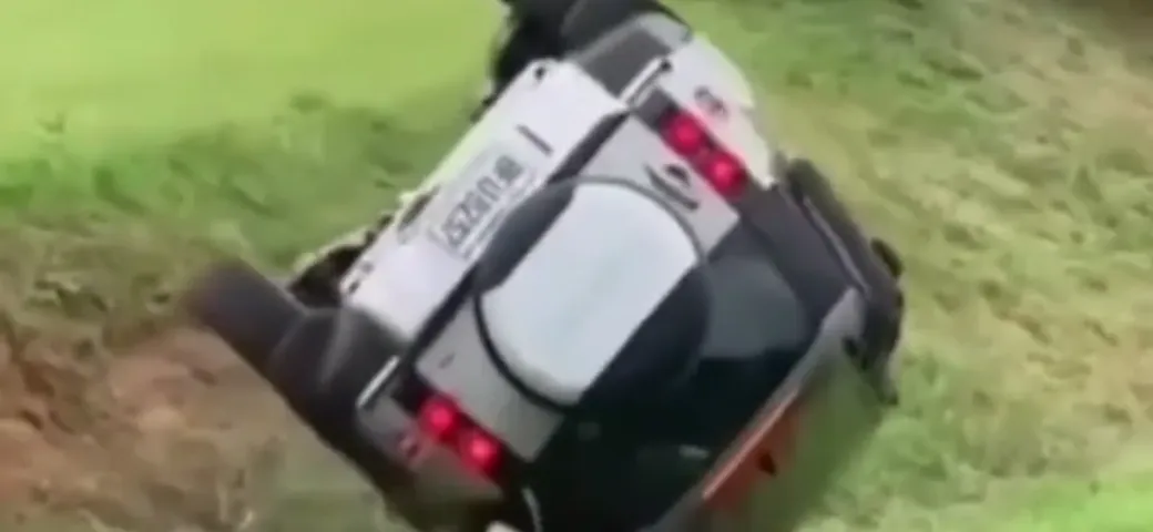 Land Rover Defender: come farla capovolgere in off-road [Video]