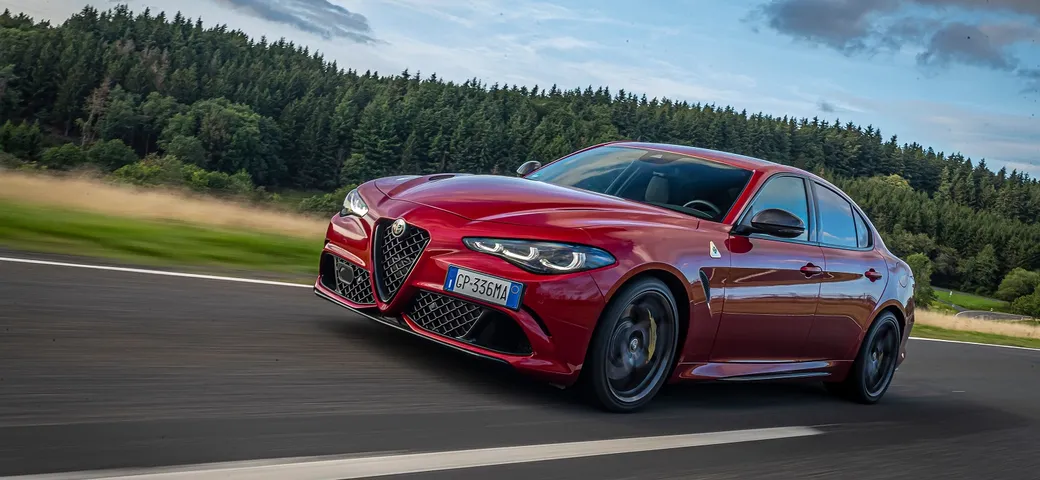 Alfa Romeo Giulia Quadrifoglio: per il settimo anno di fila premiata con lo 'sport auto Award'