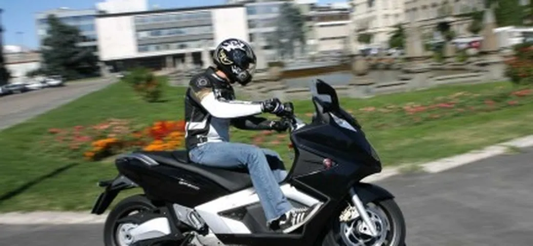Test novità: Gilera GP 800
