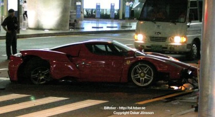 Un altra Ferrari Enzo distrutta