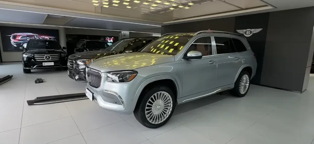 La replica Maybach da 40.000 dollari è uguale all'originale: la sorpresa in Cina