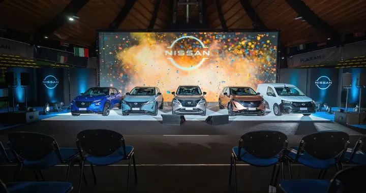 Nissan: tutte le sfumature elettriche del brand