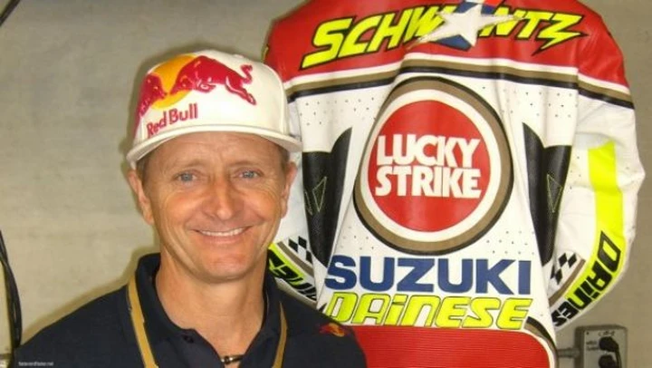 Kevin Schwantz in bici da Donington a Misano in memoria di Marco Simoncelli