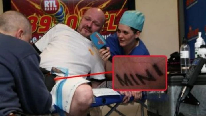 Mini: si tatua la scritta Mini sul pene e vince una Cooper