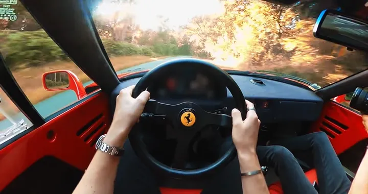 In un video POV l'emozione di guidare una Ferrari F40