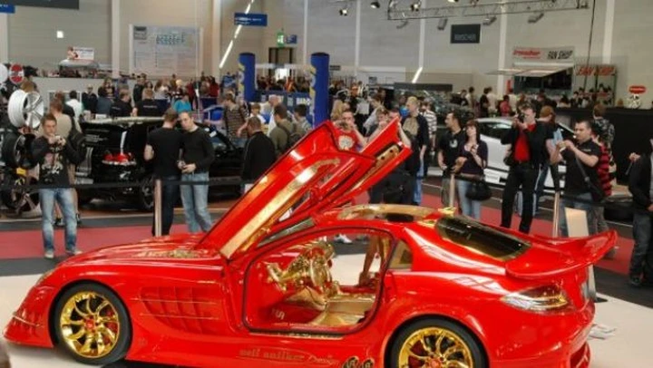 Mercedes: oltre 8 milioni di euro per la  SLR 722 dorata