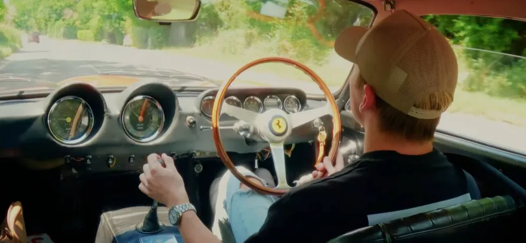 Ferrari 250 GT Berlinetta Lusso: test stradale di Liam Lawson | Video
