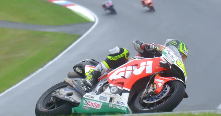 MotoGP Brno, pagelle: Crutchlow show, nel nome di Barry Sheene! Rossi e Marquez, gran podio. Disastro Lorenzo. Delusione Ducati