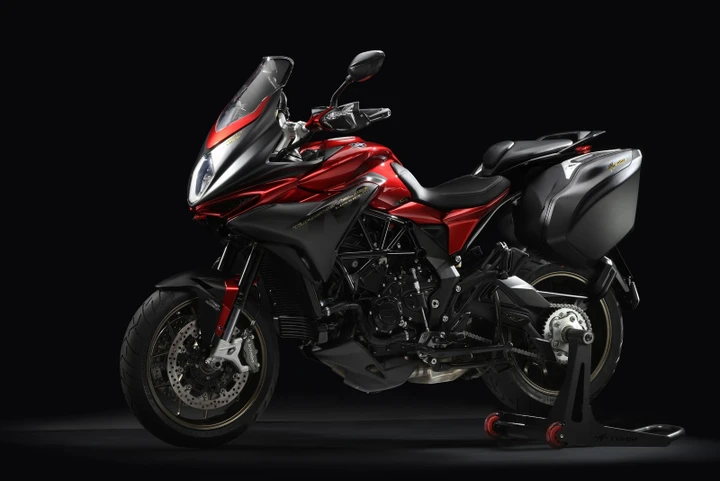 MV Agusta Turismo Veloce 800 Lusso SCS: la versione con la frizione automatica