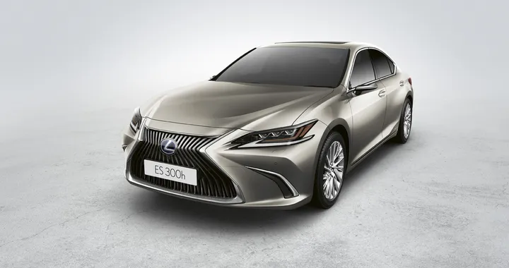 Lexus ES: ecco gli specchietti retrovisori esterni virtuali