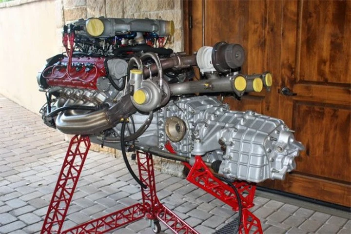 In vendita motore e trasmissione di una Ferrari F40