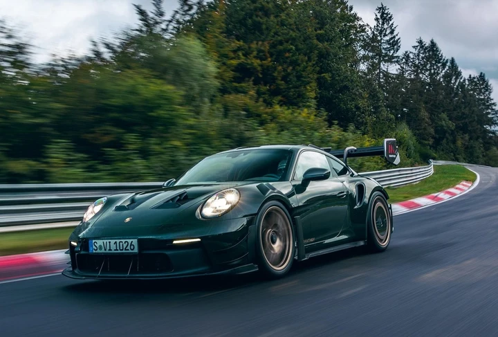 Porsche 911 GT3 RS: il Manthey Kit che ridefinisce la performance in pista