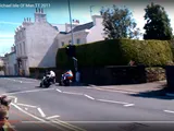 Sorpassi epici: manovra da brivido al Tourist Trophy [Video]