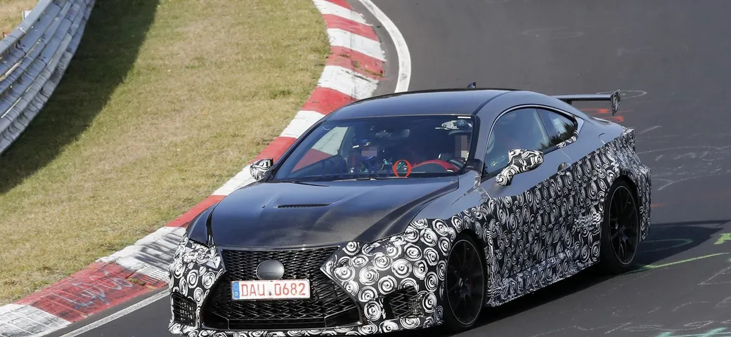 Lexus RC F GT: foto spia al Nurburgring