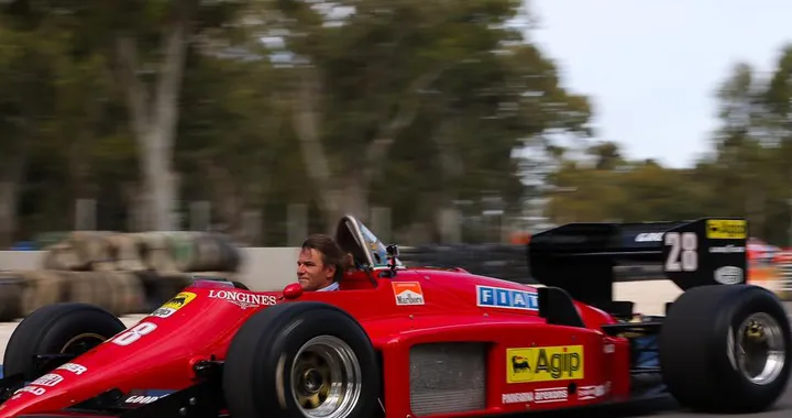 Con la Ferrari di Formula 1 sulle strade dell'Australia [Video]