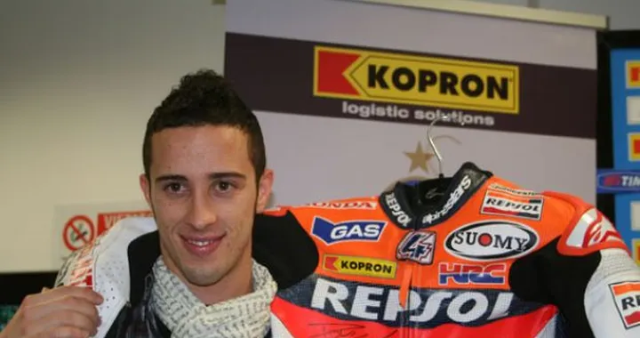 La tuta di Andrea Dovizioso all'asta per Inter Campus
